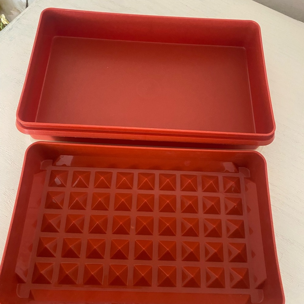Tupperware Red and orange Storage Containers - Picture 4 of 4